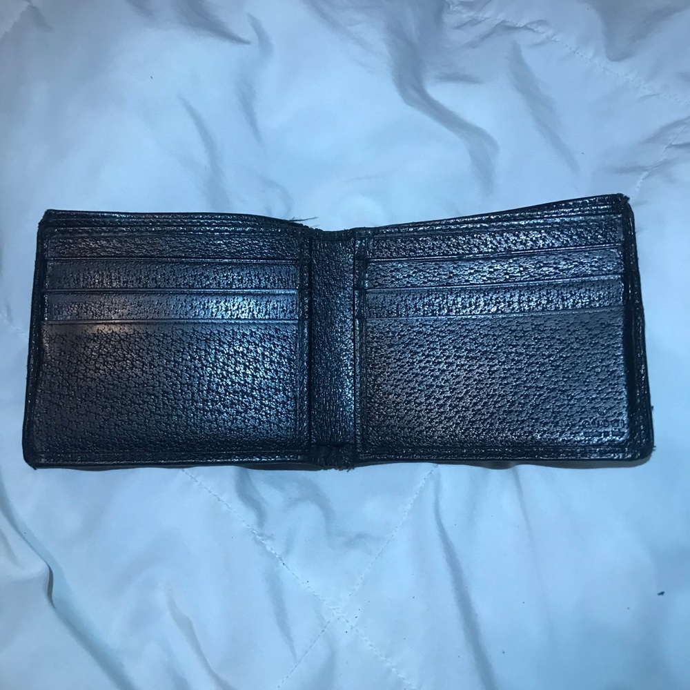 Authentic gucci men’s wallet